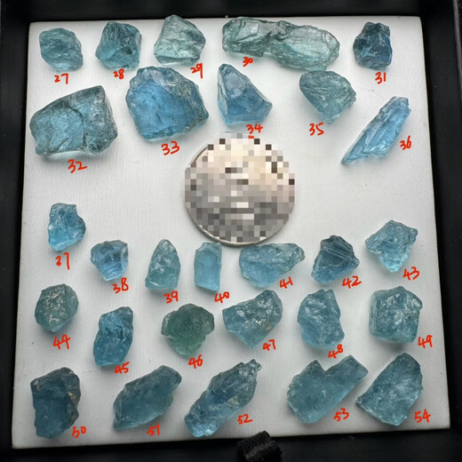 Nilan Fat Dong Lai's same style aquamarine raw stone group A natural devil blue high ice tou bao small particles raw ore without injection glue 5#