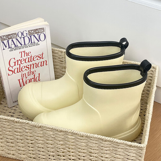 Tianyi Regenstiefel für Frauen koreanischer Stil modischer und personalisierter Internet-Promi kontrastierende Regenstiefel für Männer und Frauen vier Jahreszeiten Outdoor Anti-Slip-Rutsch-Rutsch-Regenstiefel Regenstiefel [Creme Gelbgröße 38-39] Regelmäßige Größe