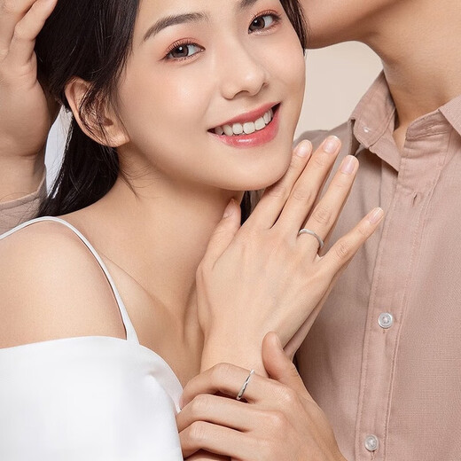 China Gold (CHINA GOLD) Möbius Platinum Ring Female Couple Ring Proposal Ring Birthday Gift for Girlfriend Birthday Wife Platinum Möbius Couple Ring