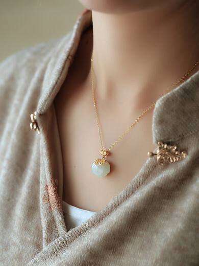 Tanhai jade on koi sterling silver Hetian jade safe lock gold inlaid jade pendant for women new Chinese style national style jade gold-covered silver necklace single pendant