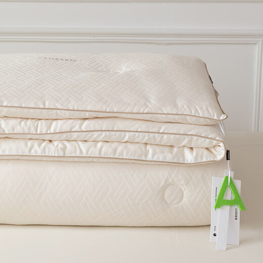 Snowman High-end Bean Emperor Class A 55% Li Guanqi Soybean Fiber Summer Quilt Core Spring and Autumn Quilt Thickened Winter Quilt All Seasons A Class Bean Emperor Li Guanqi Soybean Quilt Winter Quilt 200*230cm About 7.2 Jin Jin is equal to 0.5 kg Snowman High-end Bean Emperor Class A 55% Li Guanqi Soybean Fiber Summer Quilt Core Spring and Autumn Quilt Thickened Winter Quilt All Seasons A Class Bean Emperor Li Guanqi Soybean Quilt Winter Quilt 200*230cm About 7.2 Jin Jin is equal to 0.5 kg