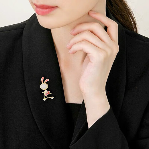 Strong Silver Japanese Zodiac Rabbit Brooch Women's Design Suit Pin Corsage Anti-Light Buckle Brand Scooter Rabbit Brooch