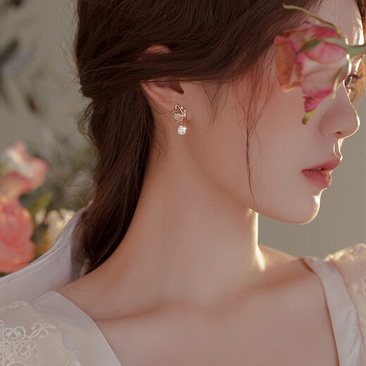 SENDME birthday gift for girlfriend S925 silver needle four-leaf clover earrings week set earrings female student earrings fashionable 7 pairs of earrings rose gift box