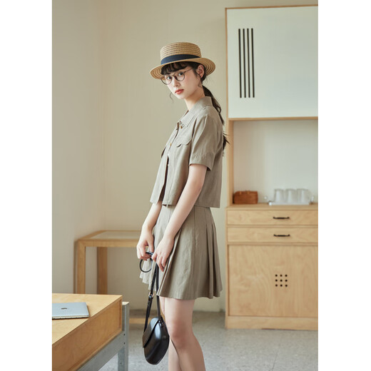 Zihan (ZIHAN) Zihan short top pleated skirt suit women's summer striped vest shirt skirt three-piece set khaki green XS