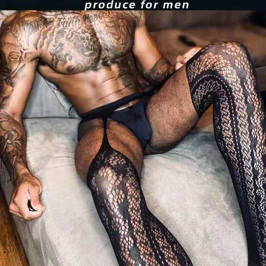 Long Night Man jugando pijama sexy y ropa interior para la seducción especial de la seducción de hombres THong de tres puntos Expuesto por el seno expuesto