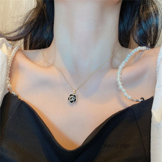 Design niche black camellia necklace women's clavicle chain 2022 new ins simple temperament necklace summer M1502 camellia necklace 1 pack