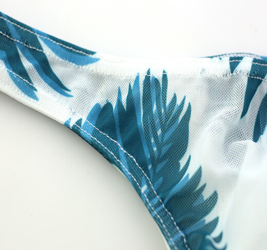 Pleasing men's thong sexy small briefs mesh printed low-waisted back open arm sexy pants L2 feet 3-2 feet 6 black