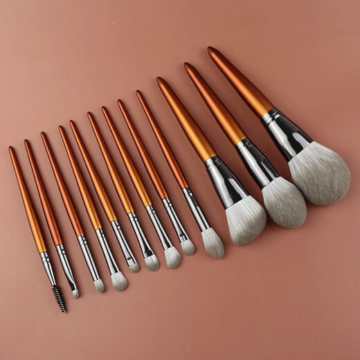 YAHLIGS 12 pcs imitation mahogany imitation snow fox fur makeup set brush does not pierce the face and does not shed hair eye shadow brush loose powder brush blush brush accidental 12 pcs makeup brush + envelope bag