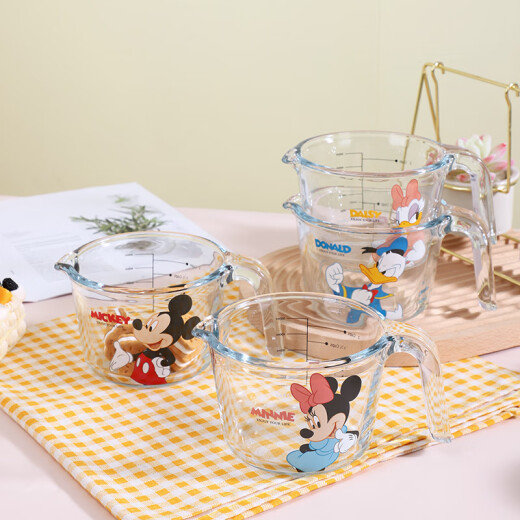 Disney (Disney) Disney glass high temperature resistant measuring cup with scale breakfast cup portable milk egg cup kitchen baking cup Donald Duck glass measuring cup (with scale) 500ml 1 piece