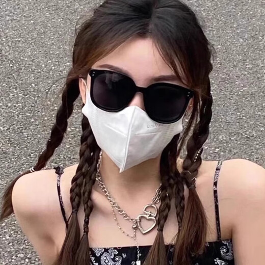 Genuine GM sunglasses men driving high-end sunglasses women taking photos to make them look slim and sun protection high-value trendy H style 丨Black frame black film-High-definition UV protection