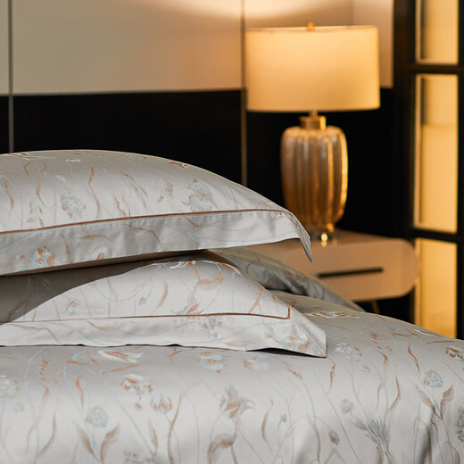 Mengjie Home Textiles Cama Conjunto de cuatro piezas Jacquard European Light Luxury Quilt Cover Kit de algodón de algodón PURO Polyéster Algodón Capacañas para el hogar 50S Coda larga Jacquard-Midsummer Flower Shadow 1.5m (200*230cm) Conjunto de cuatro piezas