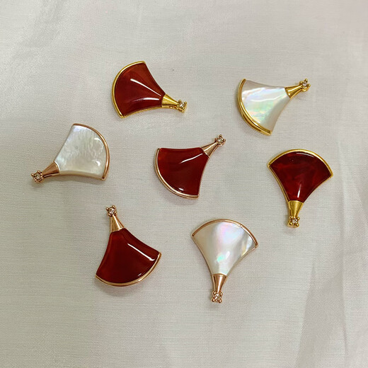 18K gold mini skirt pendant au750 color gold rose gold white mother-of-pearl necklace for girlfriend birthday confession gift 18K gold rose gold (single pendant) red agate (small size)