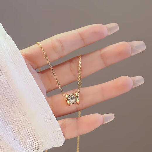 Lie Rui small waist necklace women's 2025 new 18K gold clavicle high-end sense exquisite compact thin titanium steel does not fade rose gold