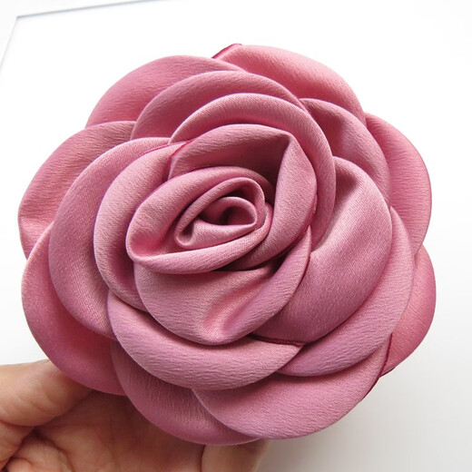 Oin tridimensional nueva tela de rosa broche broche broche cabeza de flores profesionales de la cabeza de trabajo ropa versátil accesorios para mujeres beige 12 cm