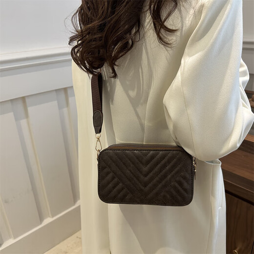 Fashion de la mode pour femmes Sac à bandoulière à un seul épaule Design haut de gamme de niche haut de gamme Diamant Broidered Small Square Sac 6215 Color Couleur de café