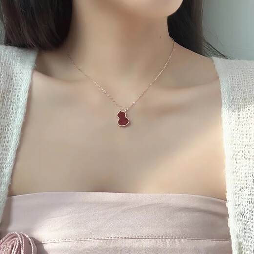 Man Fuxiang 18K gold gourd pendant color gold rose gold clavicle chain set chain au750 gold necklace birthday gift for girlfriend 18K rose gold red agate (single pendant)