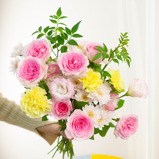 Jingdong Flowers (Poetry and Flower Language)-Kunming flower base straight hair roses lilies multi-head bouquets flowers straight hair from the source
