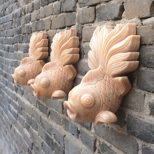 Stone carving water spray fish wall drainage outlet fish pond background wall outlet stone carp fountain courtyard wall hanging decoration bluestone original color ordinary workmanship 16 cm high-definition jin