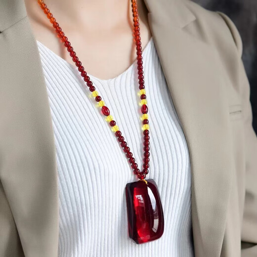 Fat Donglai quality amber and blood amber necklace blood pool beeswax Wushi brand accompanying pendant burgundy for men and women