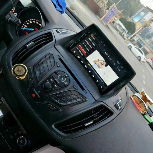 Geeignet für Ford Winghu Car Central Control Intelligent Android Large-Screen Navigation Umkehrung Bild Integratierte Segen WiFi Version 2G Speicher Offizieller Standard + Recorder + Reverse Heckansicht