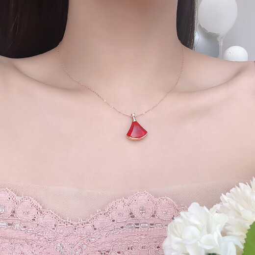 18K gold mini skirt pendant au750 color gold rose gold white mother-of-pearl necklace for girlfriend birthday confession gift 18K gold rose gold (single pendant) red agate (small size)
