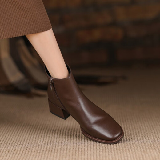百丽踏系列品牌断码真皮短靴女中跟2025新款秋冬季加绒法式及裸靴粗 棕色单里 36