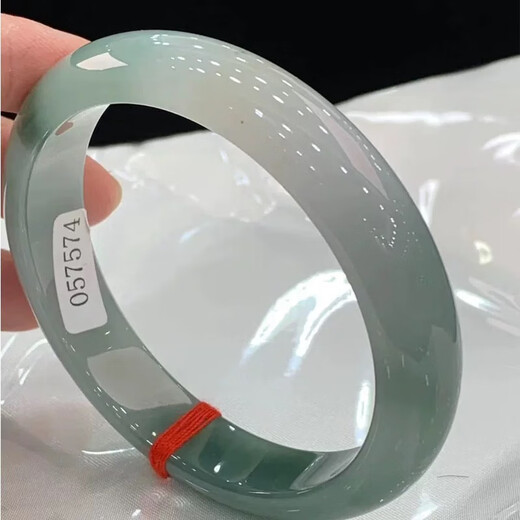 Huile de graines de glace de jadéite birmane fleur flottante verte bracelet carré de jade jade vieille fosse femelle traitement de jadéite concubine impériale bracelet transparent vert taille 58 avec boîte-cadeau