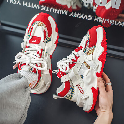 东方骆驼男鞋冬季2025新款潮流高级感青少年运动增高厚底休闲老爹潮鞋子男 红色 42