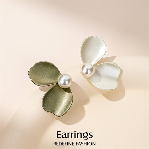 Qlady asymmetric butterfly earrings for women 2024 new high-end temperament imitation pearl earrings for women light luxury silver needle earrings