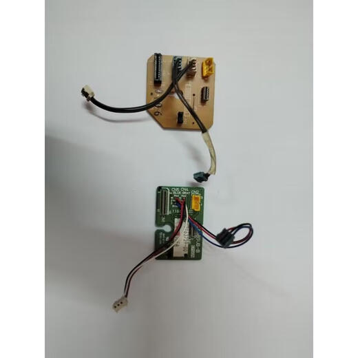 Epson Epson L1800 L1300 1390 ME1100 Sensor kleiner Leiterplattenpapier -Vorschubsensor gelber Demontage -Sensor