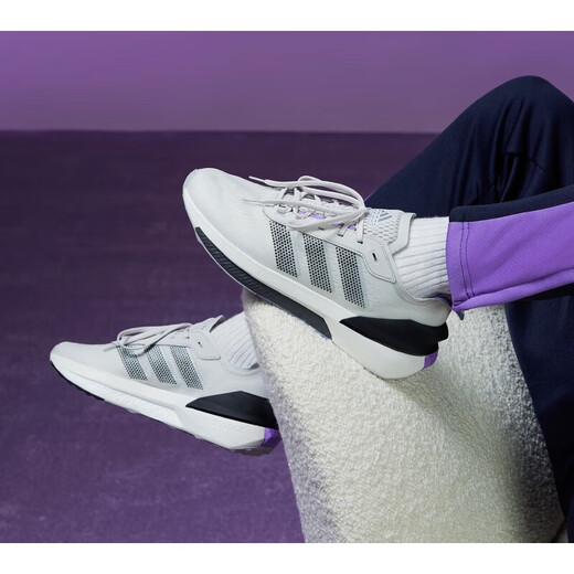 Adidas Schuhe Avryn Polster, Anti-Rutsch, Leicht, atmungsaktiv, lässige Sport-Jogging-Schuhe HP Offizielles Flaggschiff Authentic ID9434 Plrboost 44.5