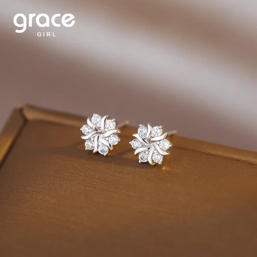 Grace Girl Snowflake Earrings Women's Niche Design Earrings Fashion Jewelry Valentine's Day Birthday Gift for Girlfriend and Wife Snowflake Earrings + Gift Box-Local Warehouse