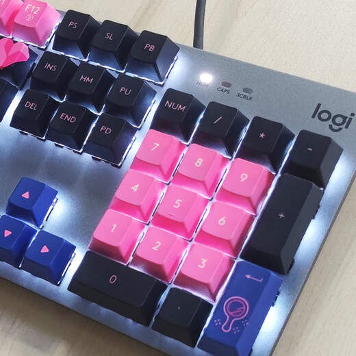 
Logitech K845 mechanical keyboard Wired keyboard Office full-size keyboard E-sports game luminous keyboard Chicken-eating keyboard Diy keycap Valentine's Day gift K845[My makeup bag]-Tea Roll