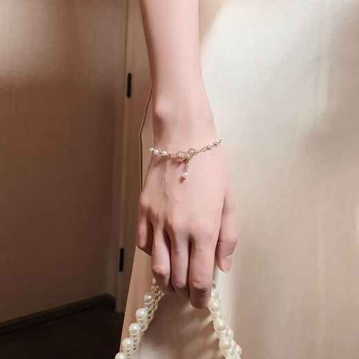 Girls Heart Bow Bracelet coreano Sweet, simple y versátil decoración de la mano de la mano mejor amiga Regalo Ins M1476 [1 juego de pulsera de arco]