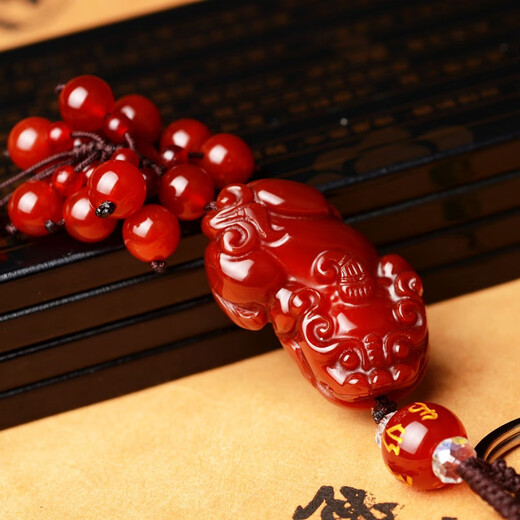 Feng Shui Pavilion Red Agate Pixiu Key Chain Bag Pendant Men and Women Fashion Personalized Car Key Decoration Gift Gift Red Agate Pixiu Key Chain
