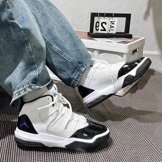 耐克（NIKE）休闲鞋女鞋秋冬季新款运动鞋Air Jordan Max Aura小康扣篮球鞋 AQ9214-121黑白配色 36