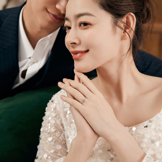 Saturday Fortune diamond ring female bouquet engagement 18k gold diamond ring KGDB021530 main diamond about 5 minutes 15th birthday gift