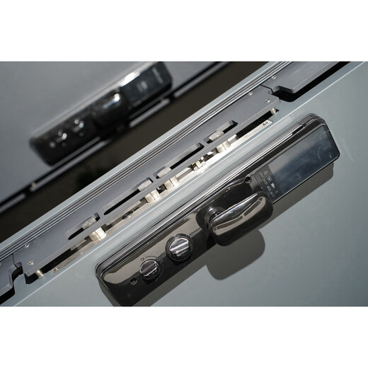 鑫凯曼T型铝包边凯致960*2050防盗门安全门防弹门