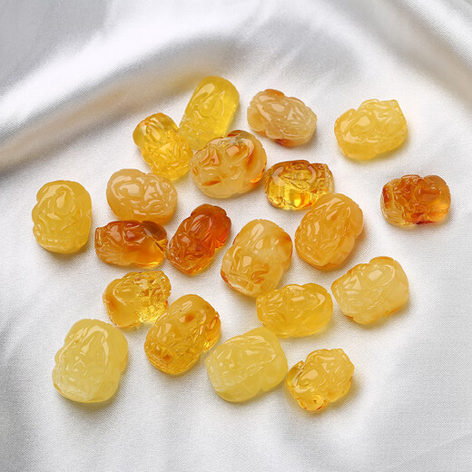 MHFDO Russian amber beeswax Pixiu pendant bracelet necklace pendant Star and Moon Bodhi text playing Buddha beads diy with Pixiu small drops