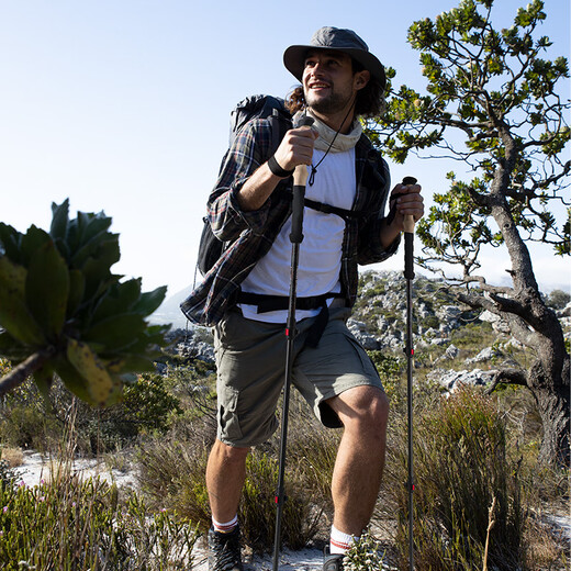 Nok trekking pole carbon ultra-light telescopic outdoor mountaineering non-slip carbon fiber crutch cane far wind blazing red - single pack - free storage bag