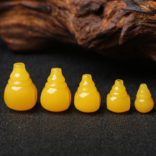 Fat Donglai's same beeswax three-way one-piece Buddha head chicken oil yellow old wax amber with beads and one 12mm three-way