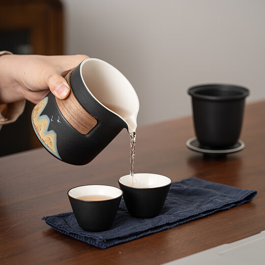 Ahri's Love Travel Tea Set Portable Set Souvenirs, Business Gifts, Father's Birthday Gifts, Boys' Gifts for Teachers and Dads, Practical One Pot, Three Cups, Portable Kettle, Black, 7 Heads, Business Travel, Outdoor Camping Office, Easy-to-Make Tea Cup