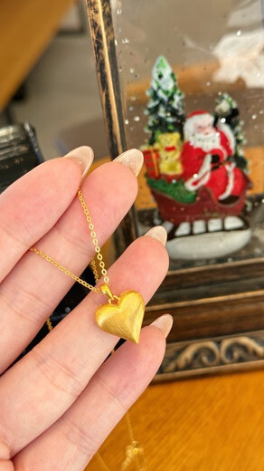 Yage Christmas gift 18K gold brushed craft love pendant au750 inlaid with moissanite and free silver necklace 18k gold pendant (free silver chain)