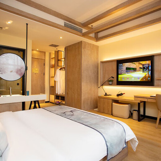 Tonghua Wanfeng Luming Hot Spring Hotel November 24th, November 25th Hot Spring Family Room (including ski equipment)