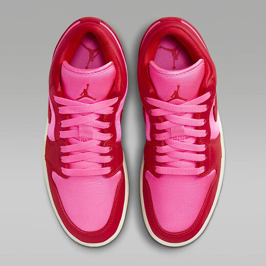 耐克（NIKE）Air Jordan 1 Low SE 女士板鞋低帮皮革缎面衬里运动休闲鞋 本命年红 FB9893-600 35.5