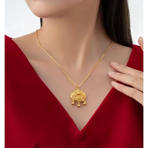 Fat Donglai's same 18K gold longevity lock yellow necklace female color clavicle chain pendant 2022 new Valentine's Day ruby drop necklace