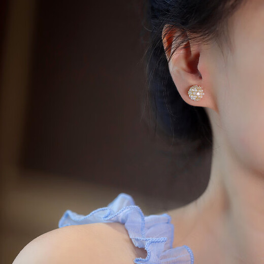 S925 Silver Needle Small and Exquisite Zircon Pearl Stud Earrings for Women 2023 New Style Western Simple Retro Style Hydrangea Earrings Main Image