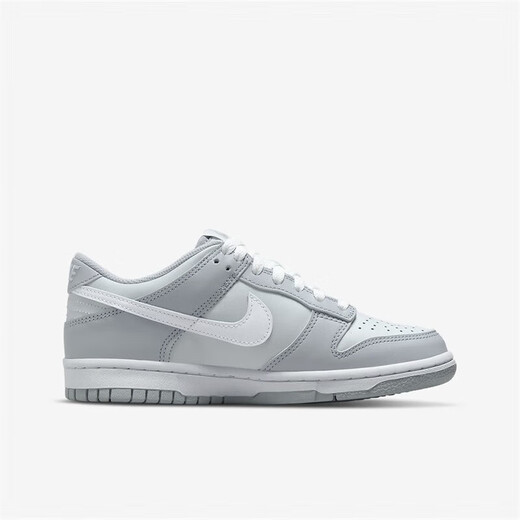 Nike (Nike) Schuhe für Frauen Dunk Low (GS) Low Top Grey und White Retro Plattenschuhe Freizeitschuhe für Frauen DH9765-001 Grau und Weiß 35.5