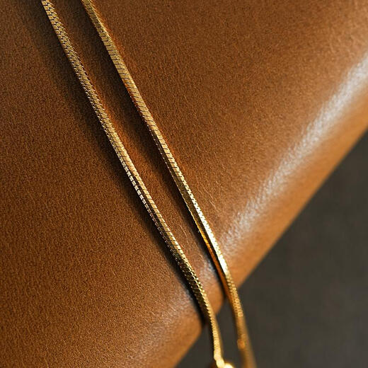 Only one pair of non-fading large pendant lanyard sweater chain replacement chain pin necklace with dzi bead thangka 18K gold pigment gold-snake bone chain length 60 cm