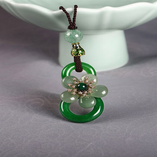 Yayin ancient style cheongsam pressed lapel green hangings dry green Chinese clothes hangings aventurine accessories 2024 new style for women